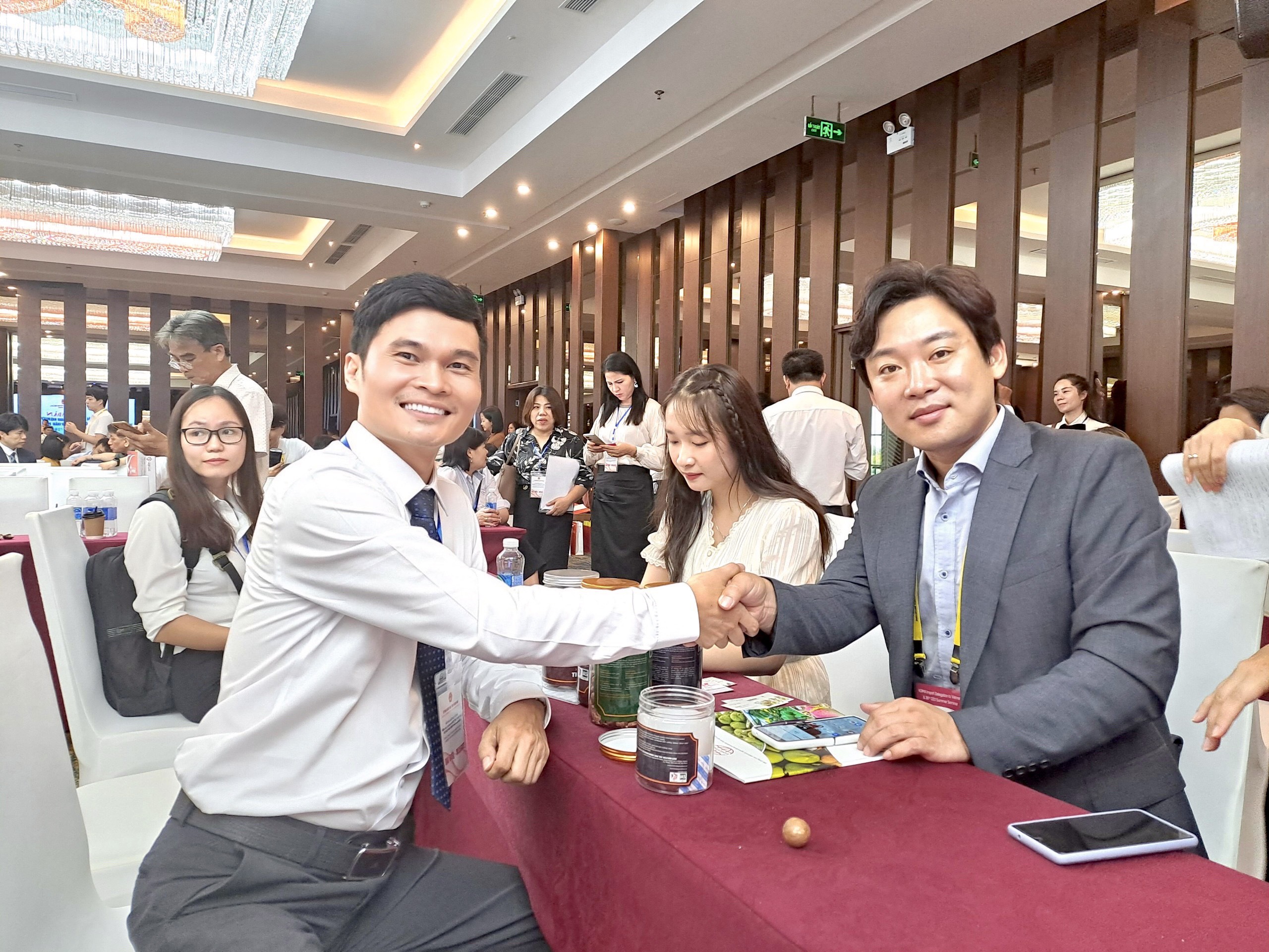 THAM DỰ DIỄN ĐÀN GẶP GỠ, KẾT NỐI GIỮA CÁC DOANH NGHIỆP VỚI CÁC NHÀ NHẬP KHẨU HÀN QUỐC